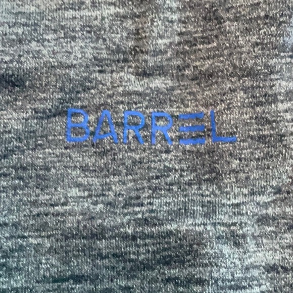 Barrel yoga fitness top. NWT ,size L. Fits C-D cup. Grey , high quality fabric - Picture 4 of 7